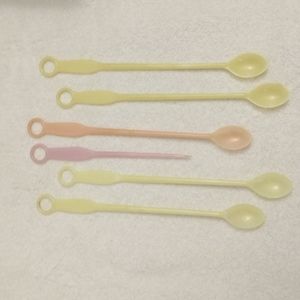 VINTAGE TUPPERWARE 1960s